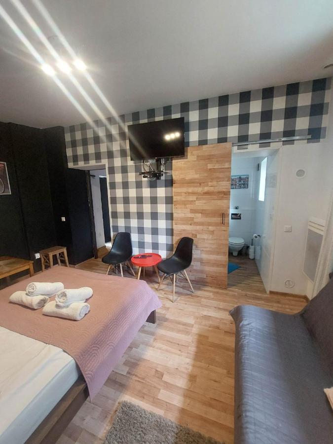 Funky Garage Studio Гданьск Экстерьер фото