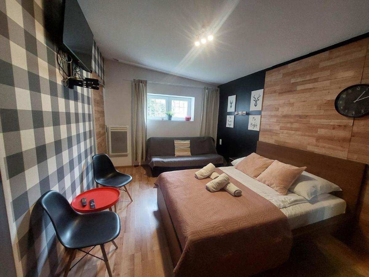 Funky Garage Studio Гданьск Экстерьер фото